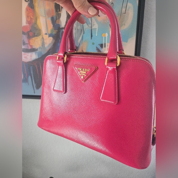 Prada Handbags - PRADA Promenade Small Saffiano Vernice Bag – Peonia Pink